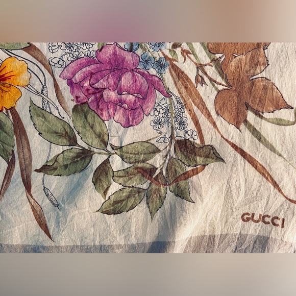 Vintage 80’s-90’s Gucci Silk Scarf.  All Offers Considered - Picture 4 of 4